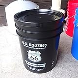 5ガロン 蓋付きバケツ　「ROUTE66 - ルート６６」 （容量18.9L）　【ガレージグッズ、掃除道具入れ、アメリカ製、アメリカン雑貨】 [並行輸入品]