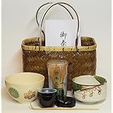 手提竹籠 野点茶道具セット 仁清写小茶碗：菊桐絵茶碗
