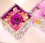 ディズニー＆英国リバティ社素材BOX　プリザーブドフラワーボックス スワロフスキー付きリボンラッピング付き　ディズニー 正規商品　不思議の国のアリス チシャネコ　 (シチャネコ パープル)