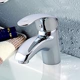 洗面器は湯沸かし器の蛇口ミキサー温水と冷水ホースクロム