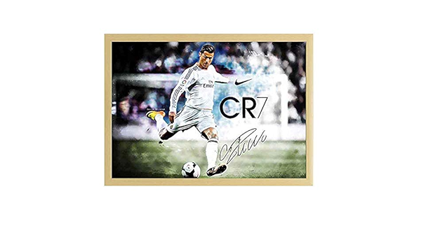 Amazon Co Jp 装飾画 クリスティアーノ ロナウド レアルマドリード 写真 Cr7 Cristiano Ronaldo Real Madridポスター 部屋飾り インテリア絵画 木製ナチュラルフレーム付 部屋装飾 新築祝い 贈り物 33x24cm ホーム キッチン