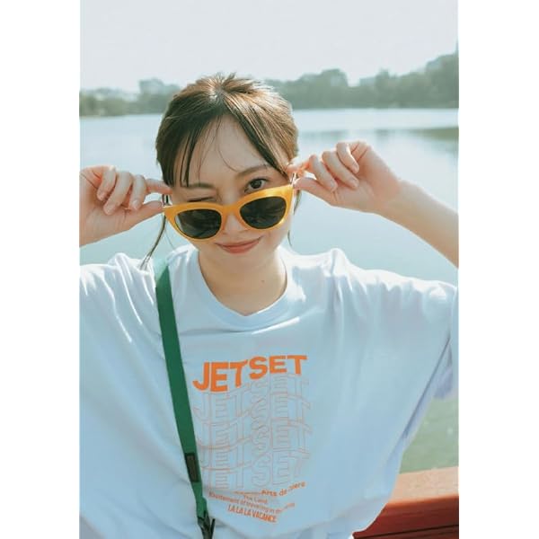 Amazon.co.jp: 木崎ゆりあファースト写真集 ぴーす : Takeo Dec.: 本
