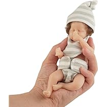 Amazon | 本物そっくりのリアルなベビードール 女の子 6インチ