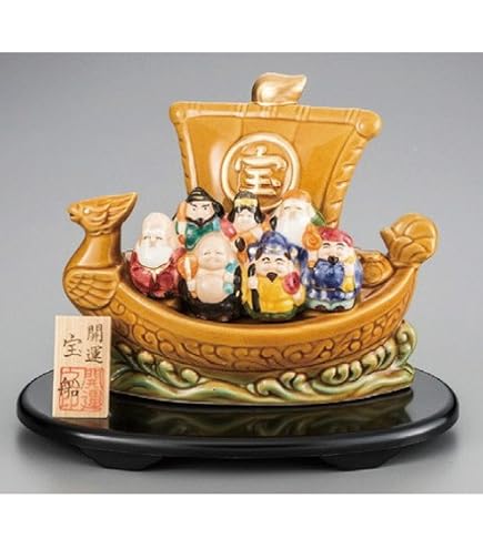 Amazon.co.jp: 金色 宝船 置物 ケース付き 縁起物 七福神 : ホーム