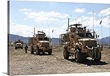 Stocktrekイメージプレミアムシックラップキャンバス壁アート印刷題名3つアメリカ陸軍Mine Resistant Ambush保護されたVehicles 24" x 16" 1981229_24