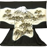 【紋入れ付き】【お宮参り着物】【黒地にクリーム系 富士山に松と雲海の柄】男の子 手描友禅 正絹【風呂敷プレゼント/ギフト対応】