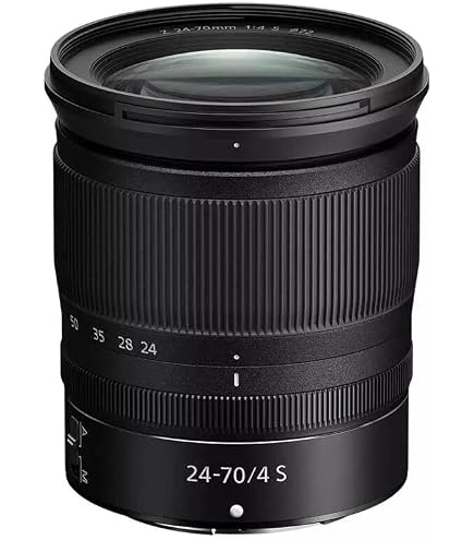 Nikon Z 24-70mm f/4 Sレンズ、広角から中望遠、超高画質。