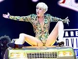 Miley Cyrus Bangerz Tour # 32 – 12 x 18メタルアルミ壁アート