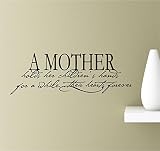 A Mother Holds Her子供の手for a While。。。their hearts foreverビニールウォールアートインスピレーション引用符デカールステッカー