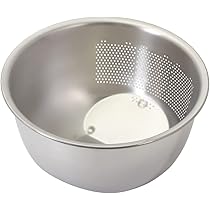 ゴールドの金属製丸型ボウル3個セット ゴールドの金属製丸型ボウル3個セット