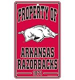 NCAA University of Arkansas Razorbacks 7 " × 12 "インチプロパティSign