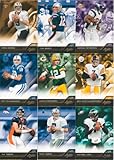2011 Panini Absolute Memorabilia FootballシリーズCompleteミント100カード基本的な手部単位Veteran選手Set Includingアーロン・ロジャ