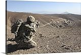 Stocktrekイメージプレミアムシックラップキャンバス壁アート印刷題名アメリカ陸軍兵士は、セキュリティの歩兵Patrolling dandarh村を 30" x 20" 1042252_24_30