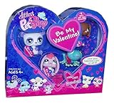 Littlest Pet Shop Figures Exclusive Valentine's Day 4-Pack (Bunny, Frog, Doggie and Panda) [並行輸入品]