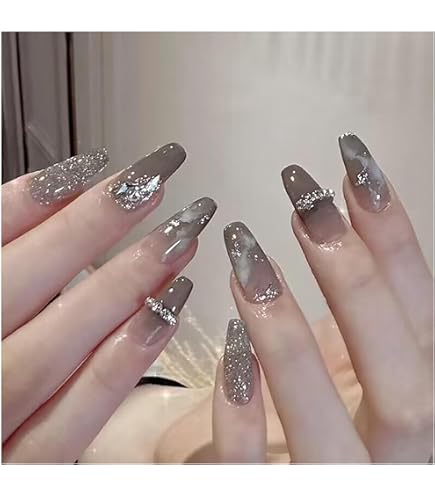 Amazon | ネイルチップ 24枚入り 長さ偽の爪 ホワイト 金 ラメ感