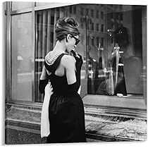 Amazon.co.jp: オードリーヘップバーン『ティファニーで朝食を