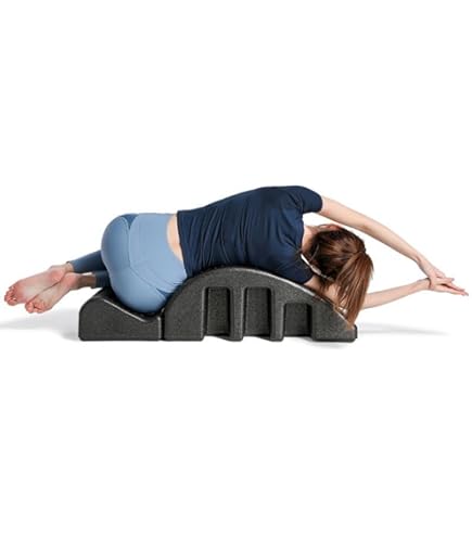 Amazon.co.jp: 背骨矯正機 ピラティス界の待望の逸品 ピラティス脊椎