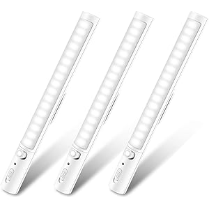 センサーライト LEDライト 人感センサー 省エネ 超寿命 高輝度 乾電池式 21LED マグネット付き 工事不要 貼り…