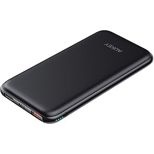 AUKEY Qi対応モバイルバッテリー 8000mAh ワイヤレス充電可能 無線と有線両用 Qi 充電器 軽量/薄型 携…