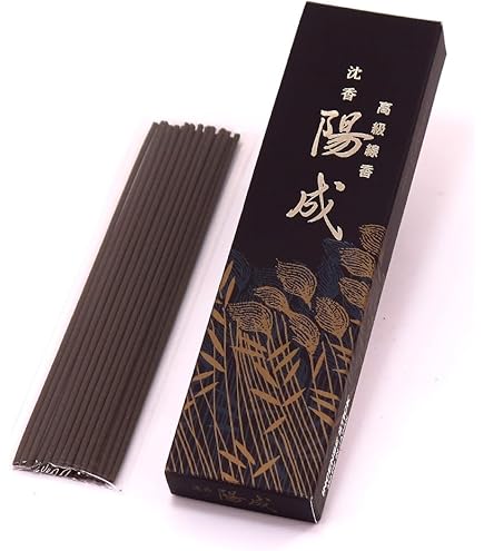 Amazon｜極上 シャム沈香 刻み 50g 茶袋入 玉初堂 0436｜線香