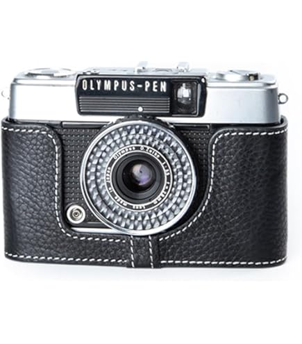 OLYMPUS PEN EE_3です。皮のケースが付いています。フィルム式です。 OLYMPUS PEN EE_3です。皮のケースが付いています。フィルム式です。