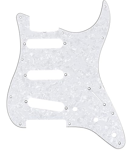 Amazon.co.jp: Musiclily Pro 62年式11穴 ストラトキャスター用