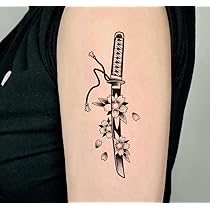 Amazon.co.jp: 桜と刀を刺青した日本の武士刀防水耐久性のある