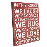 この家でWe Laugh、Say Grace , Make Mistakes、愛Saying Sign赤アンティーク調木製カスタマイズ可能な壁アートプリント 8x10 CUSTWELC025CANTN