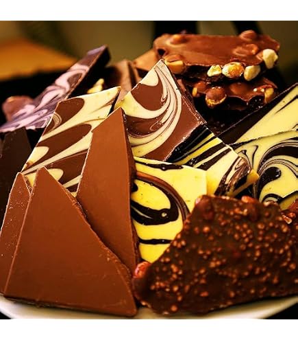 Amazon | 【1袋】伊都きんぐ あまおう苺のゴロゴロ割れチョコ 450g