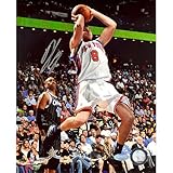 Steiner Sports NBAダニーロ・ガリナリKnicksホワイトJerseyショットin Mid Air vs Magic Autographed 8-by-10-inch写真