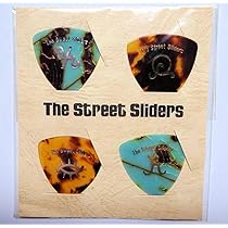 【THE STREET SLIDERS ストリートスライダース ピック】 Amazon.co.jp: 込 The Street Slidersギターピック4枚組純正ファン