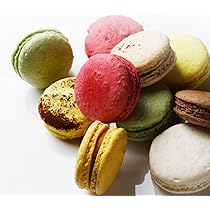 Amazon.co.jp: マカロン ギフト 16個入り （8種の味） 【PATISSERIE