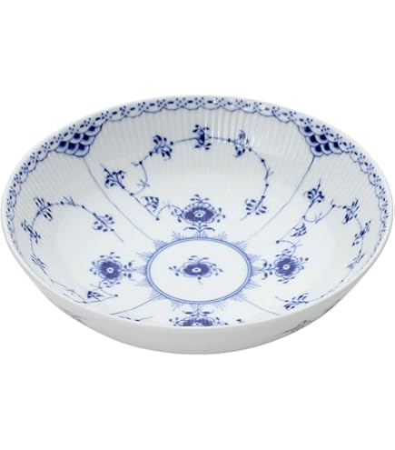 新品●【 】ブルーフルーテッド　ハーフレースボウル ブルーフルーテッド ハーフレース ボウル&ソーサー蓋つき