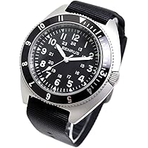 BENRUS × BEAMS PLUS ミリタリーウォッチ BENRUS〉の名機を〈BEAMS PLUS〉が別注。ミリタリーウォッチの