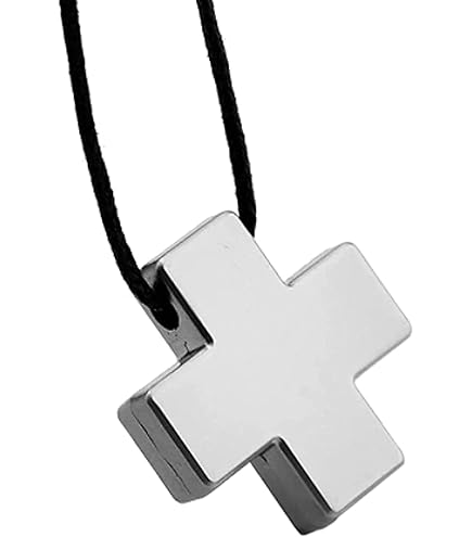 Amazon.co.jp: エヴァンゲリオン 葛城ミサト ネックレス クロス