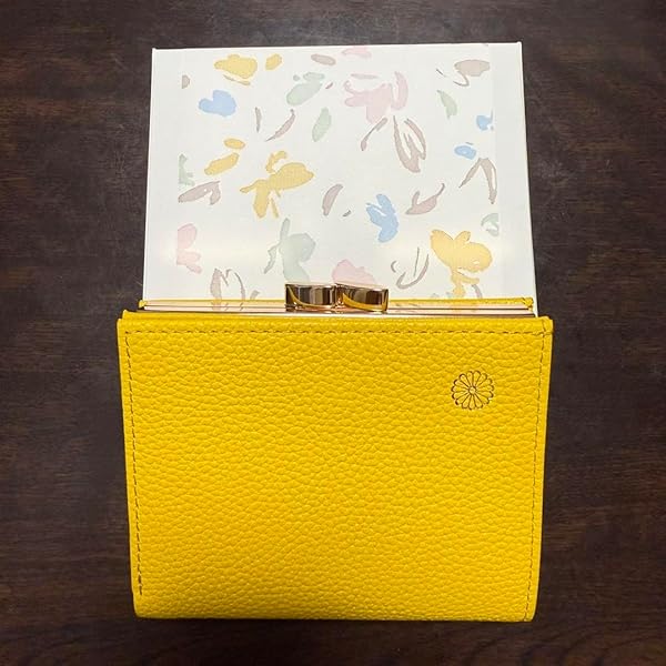 Amazon.co.jp: 皇居限定 イエロー レザー 二つ折り財布 : ファッション