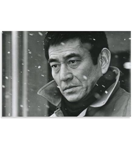 俳優の高倉健さんのモノクロ写真 木製フレーム付き Amazon.co.jp: A4 額付き ポスター KEN TAKAKURA 高倉健 サングラス