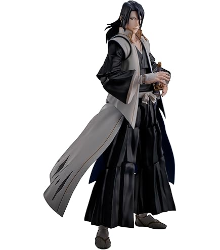 Amazon.co.jp: BLEACH 原画展 オリジナル缶バッジB 黒崎一護、無月 