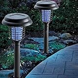 Cheng-store LEDソーラー 電撃殺虫器 捕虫器 UV光源吸引式殺虫器 捕虫器 蚊取り ソーラー充電式 虫退治誘蛾灯 蚊取り＆照明両用 環境に優しい 防水 地面に挿す 屋外/庭/園芸/玄関な