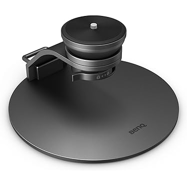 黒いプロジェクター台 ビクター、世界初8K60p/4K120p対応レーザープロジェクタ。125万