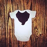 ふさふさおひげ柄ロンパースnewborn-24months(50-95)　可愛いくておもしろい海外デザイン おもわず笑顔になっちゃうユニークなベビー服