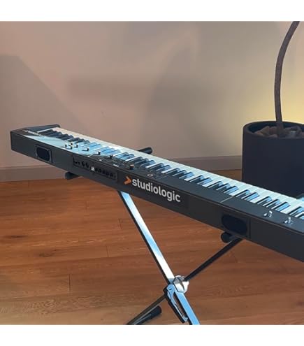 120000円→75000円Studio logic NUMA COMPACT 2X 88鍵スピーカー内蔵本格キーボード　ピアノ　オルガン　専用ケース付き Studiologic ( スタジオロジック ) Numa Compact 2x ステージピアノ