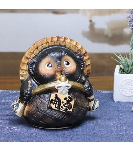 Amazon.co.jp: 信楽焼 阪神タイガース優勝お願い子狸 しがらきハンカチ