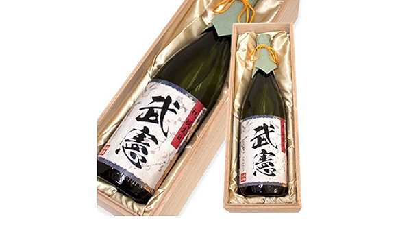 Amazon Co Jp 桐箱入 手提げ付 一升瓶 名入れ酒 花鳥ラベル 1800ml 麦焼酎 名入れお酒 名前お酒 オリジナルギフト 誕生日 贈物 プレゼント 母の日 父の日 内祝 還暦祝 御歳暮 御中元 ギフト 食品 飲料 お酒