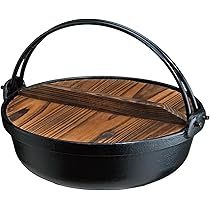 Amazon.co.jp: いろり 鍋 22cm 2-3人用 木蓋付き イニコライフ 鉄鋳物