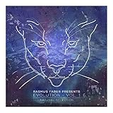 ���X�}�X�E�t�F�C�o�[�E�v���[���c�E�G�{�����[�V���� Vol.1-�i�`�������E�Z���N�V����