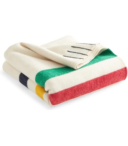 Amazon｜Hudson Bay 8 Point Blanket, Scarlet with Black Stripes by