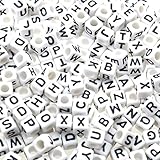 gresorth 800個ホワイトキューブアクリル文字ビーズブラックアルファベットDIYブレスレット用、ネックレス、キーチェーン6 x 6 mm