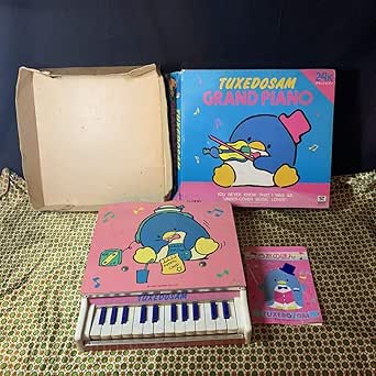Amazon 昭和レトロ サンリオ タキシードサム グランドピアノ おもちゃ 玩具 80s ヴィンテージ 24k レトロポップ ペンギン 古商品 アニメ 萌えグッズ 通販