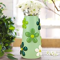 緑色の装飾的な金属製花瓶 昭和レトロ 装飾的な金属製花瓶 アンティーク - メルカリ